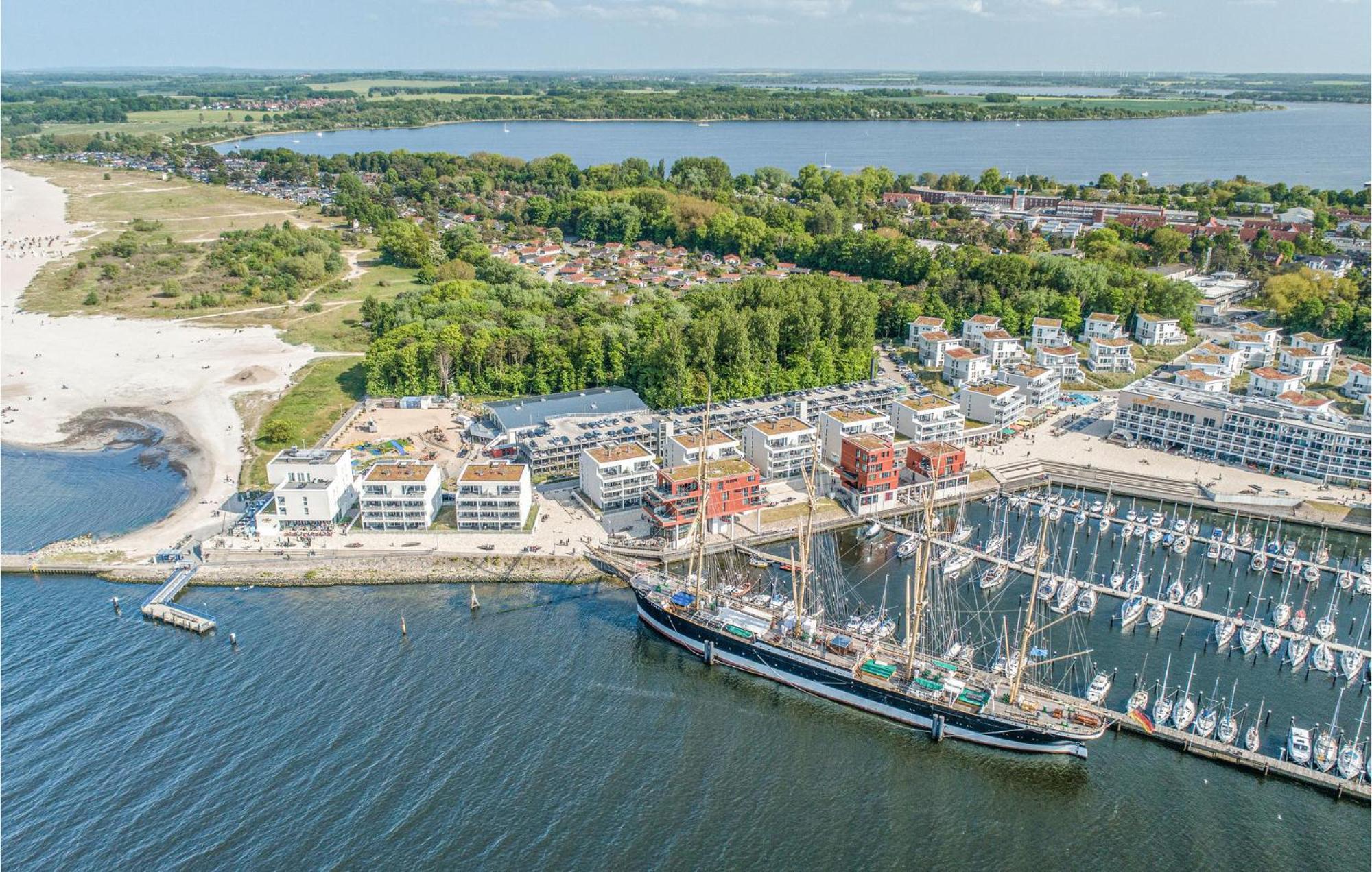 Stunning Apartment In Luebeck Travemuende With Wifi Exterior photo